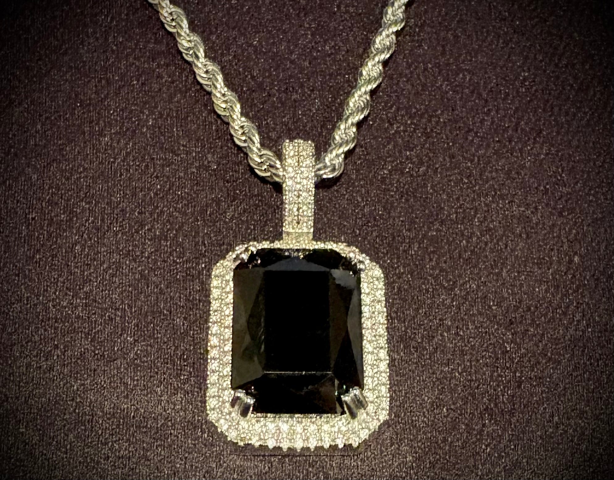 Iced Out Zircon Pendant with Stainless Steel Rope Chain