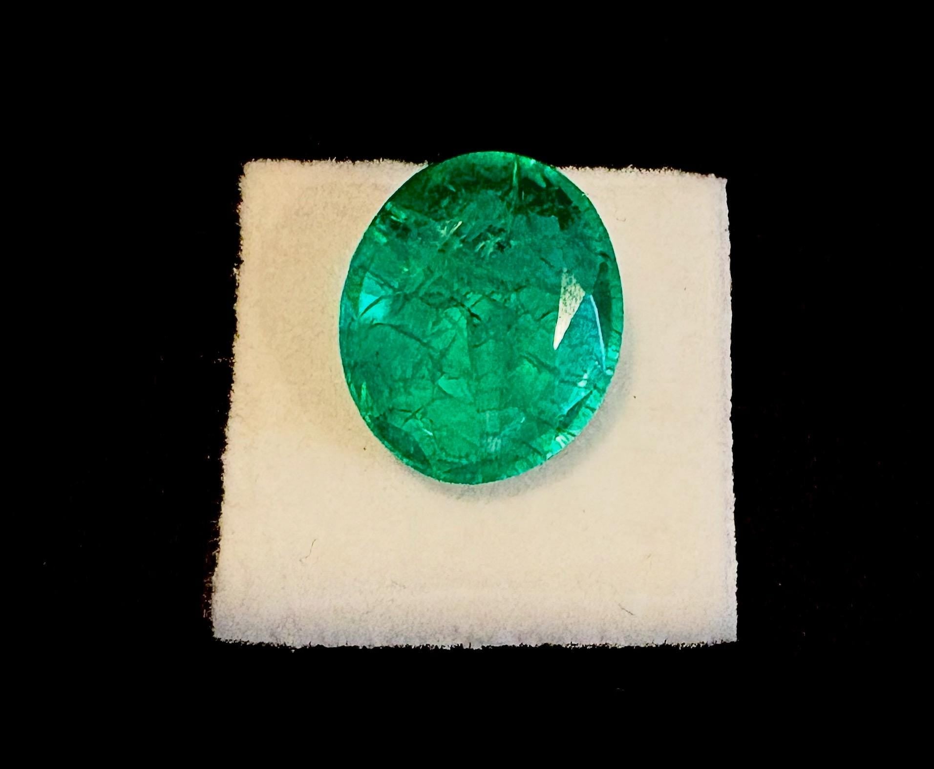 8ct Columbia Emerald